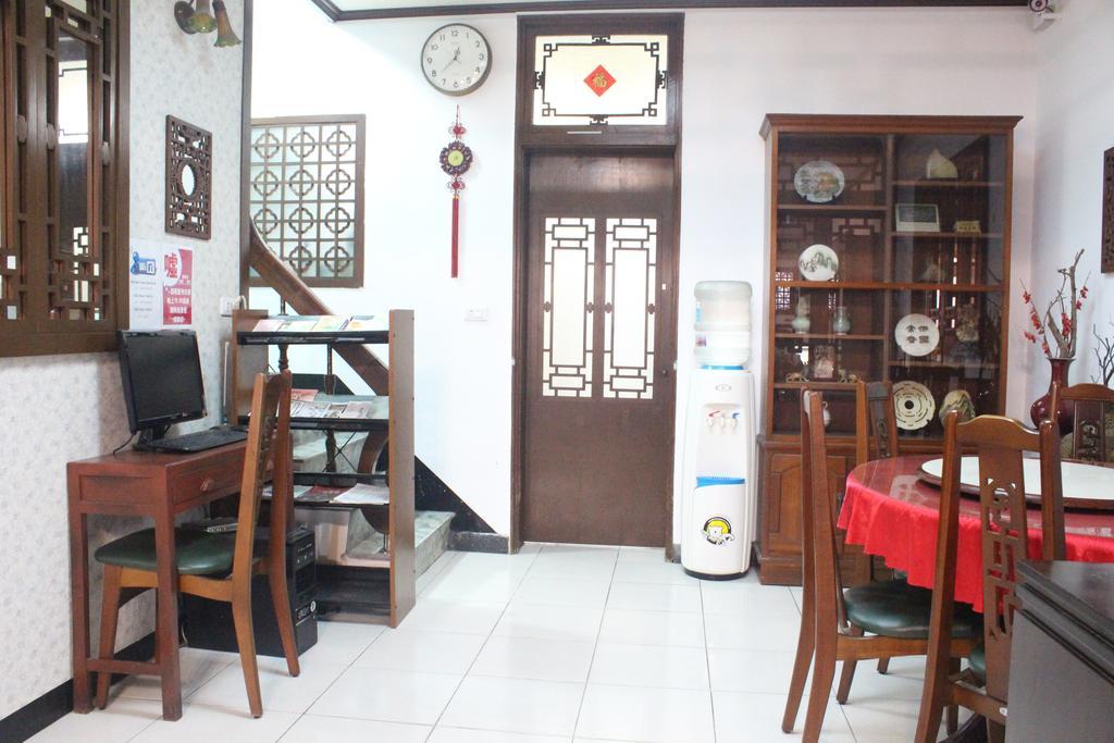 Tainan Travel Inn - Chenggong Univ. Екстер'єр фото